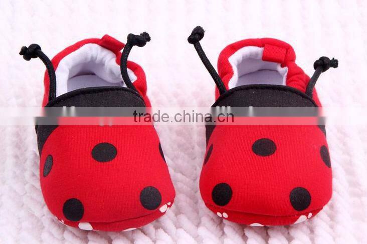 New hot baby shoes boots Spring and Autumn period new baby shoes soft shoe