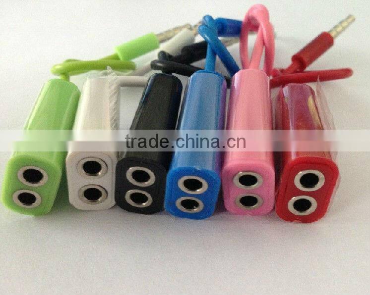 3.5mm 1 to 2 Audio earphone splitter stand for iPod iPhone 4G 3G