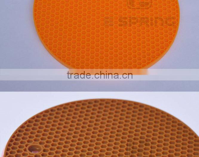 Heat Insulation Anti-skidding Silicone Table Mat