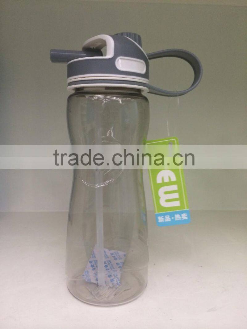 Portable plastic water bottle sports bottle with straw