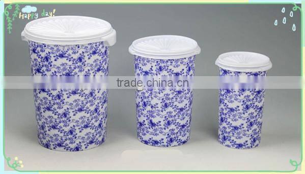 plastic food container