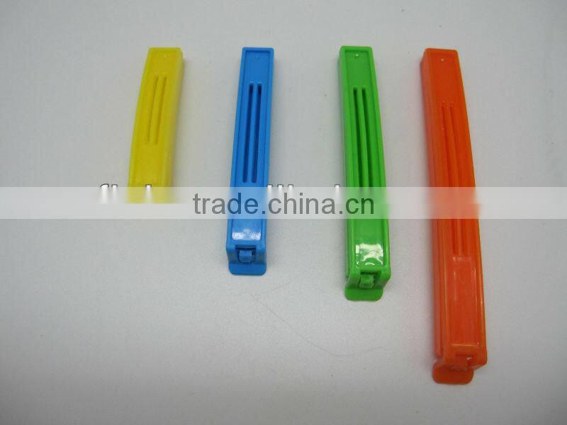 Plastic bag sealer clip