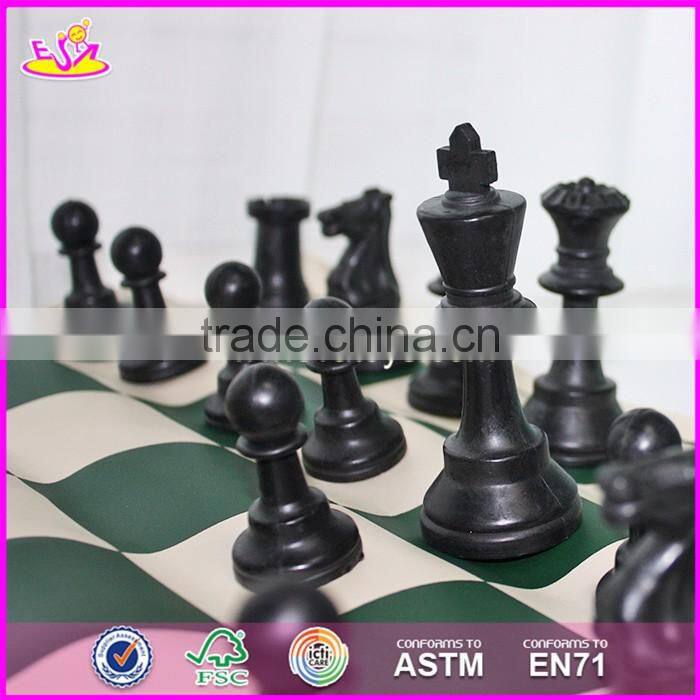2017 Manufacturer of portable wooden travel chess set for sale W11A057