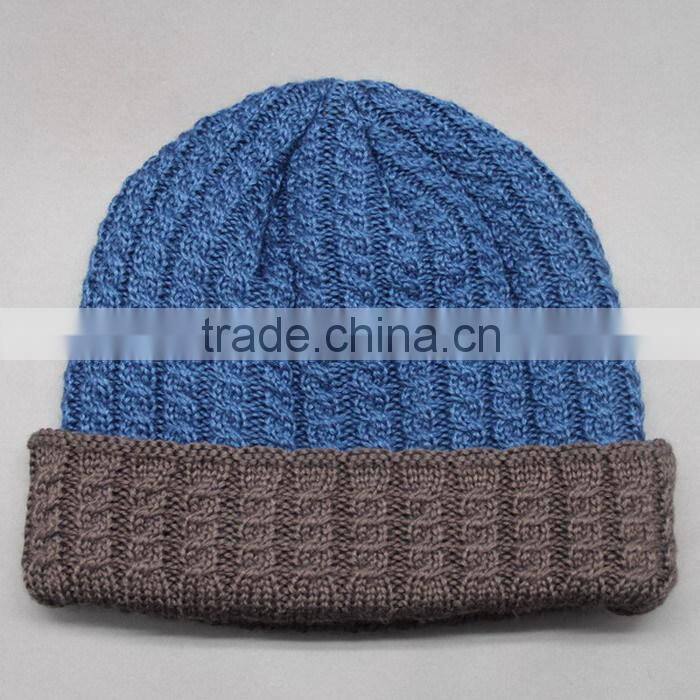KNIT PATTERN CABLE BEANIE WITH