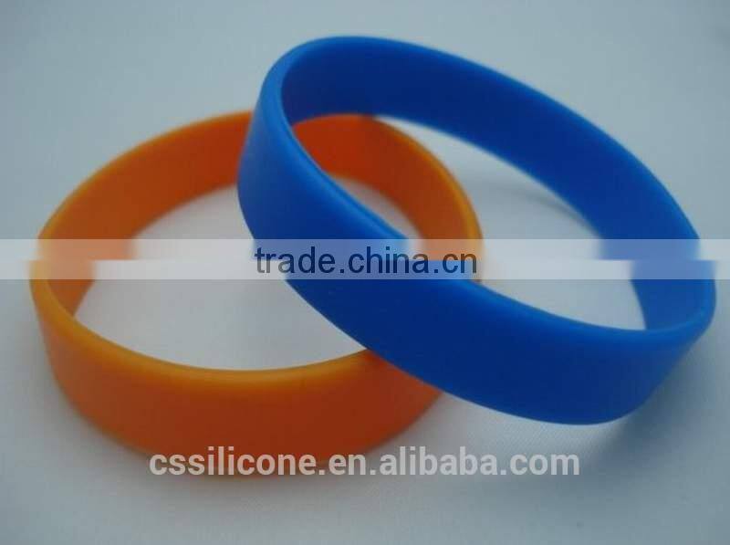 FDA food grade silicone bracelets custom rubber bracelets silicone wristbands wholesale fashion gift