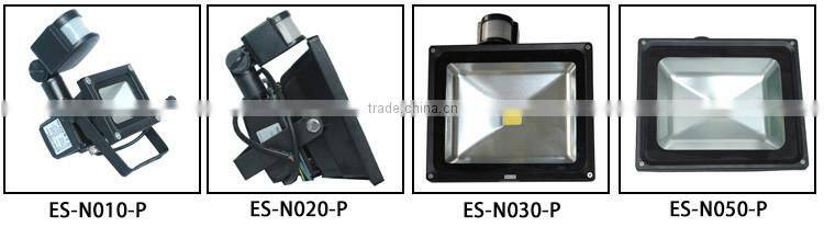 Long sensor distance IP54 energy saving led flood light 20w