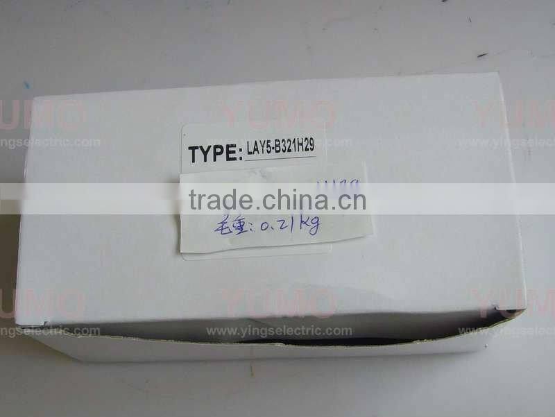 Push button switch LAY5-B321H29 with lock