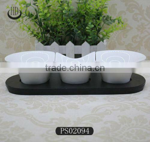 ceramic dessert plate with wood tray