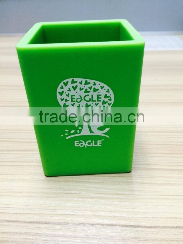 Eco-friendly Green color convinent silicone pen container/pen holders