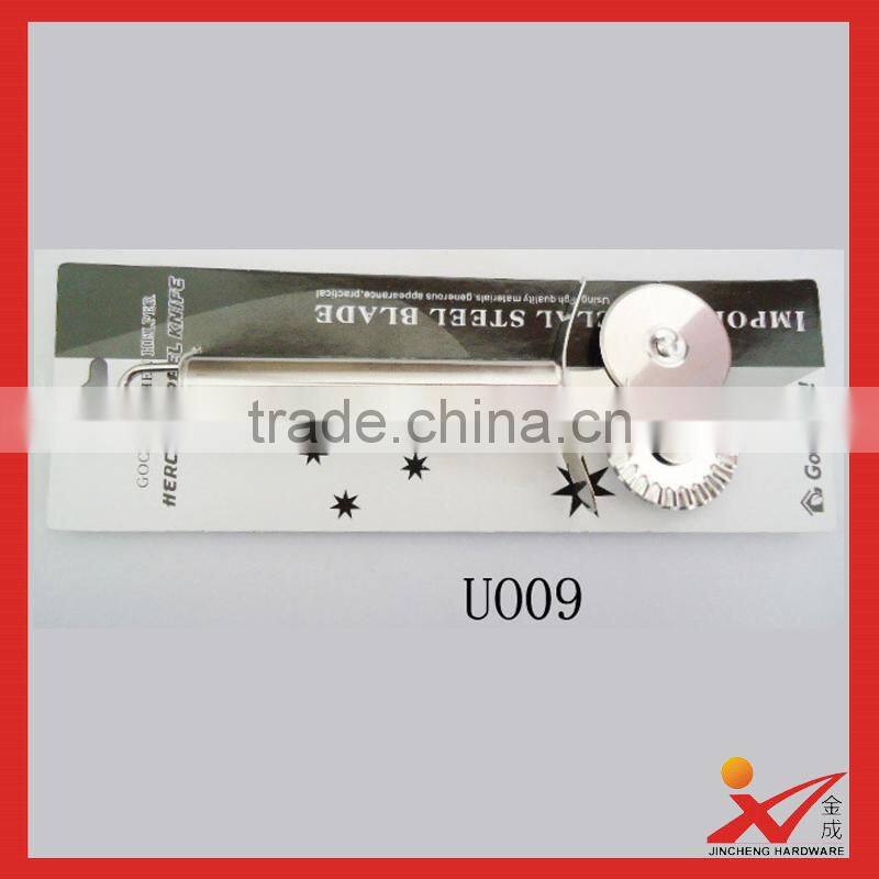 Pizza cutter stainless steel UO08 has figure