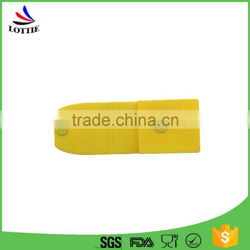 FDA grade Eco-friendly easy to clean silicone Red card wallet.