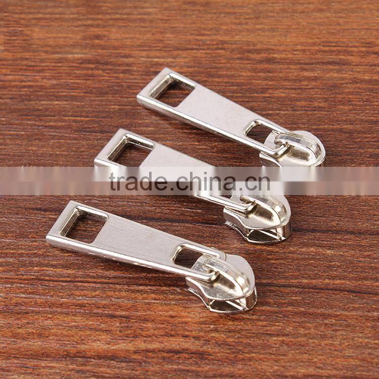 Custom Design Made Silver Zinc Alloy Zipper Puller