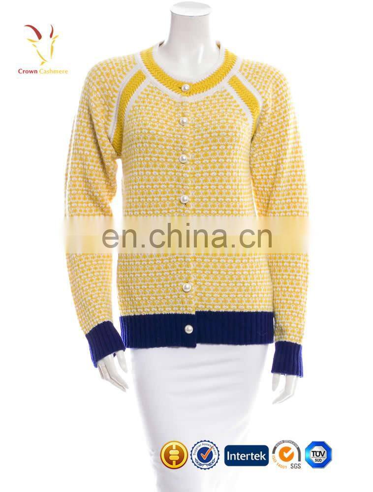 Women knitted cashmere cardigan with pearl button