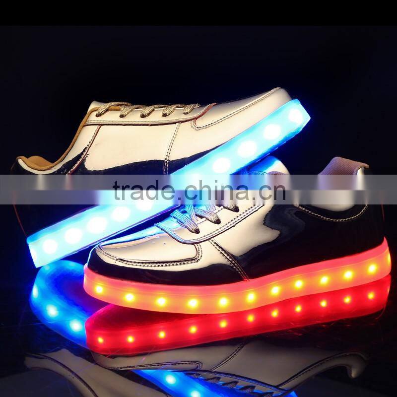 Hot selling led Light adult sneaker shoes fashion led sneaker led light up men and lady shoes