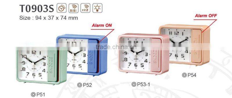 Traditional medium size Quiet sweep Alarm clocks