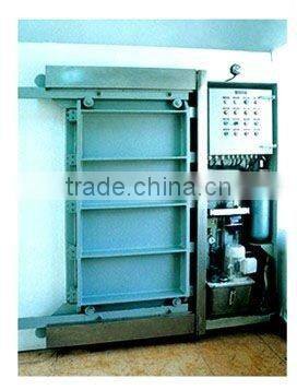 Marine hydraulic sliding watertight steel door