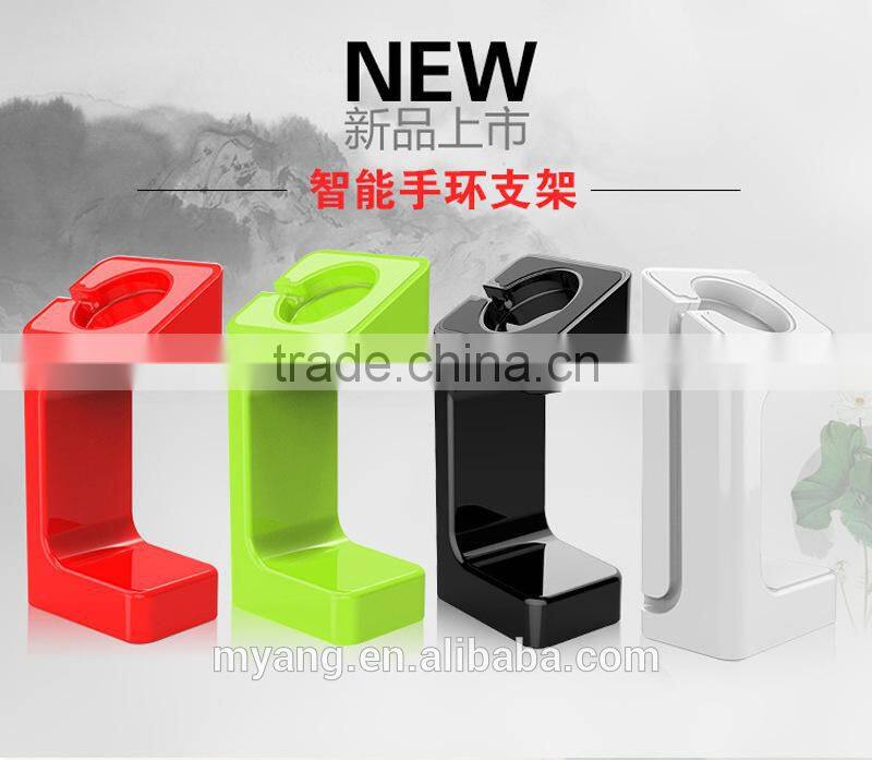2015 Shenzhen Wholesale New wood watch display Charging stand for apple wach/hot watch holder/watch display/hanging watch holde