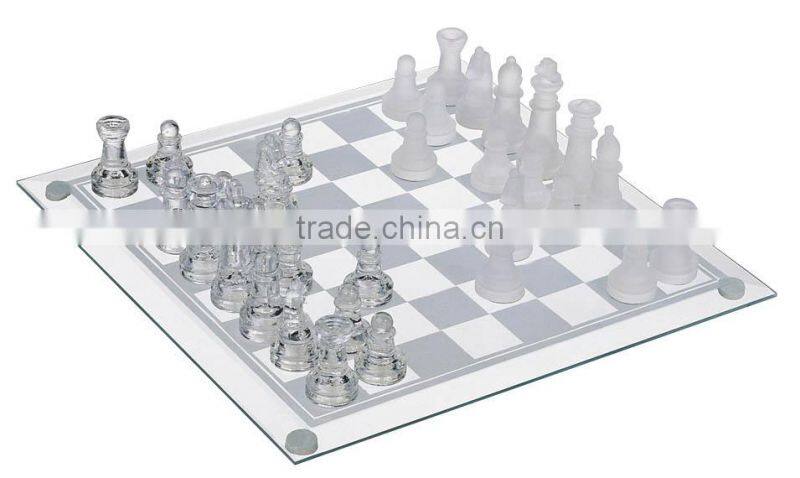 GLASS CHESS SET