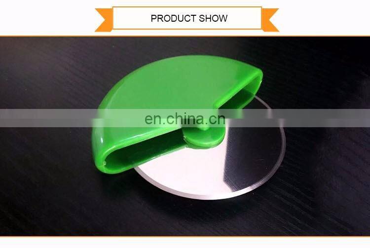 Pizza Cutter Wheel, Super Sharp and Easy To Clean Slicer With Protective Blade Guard