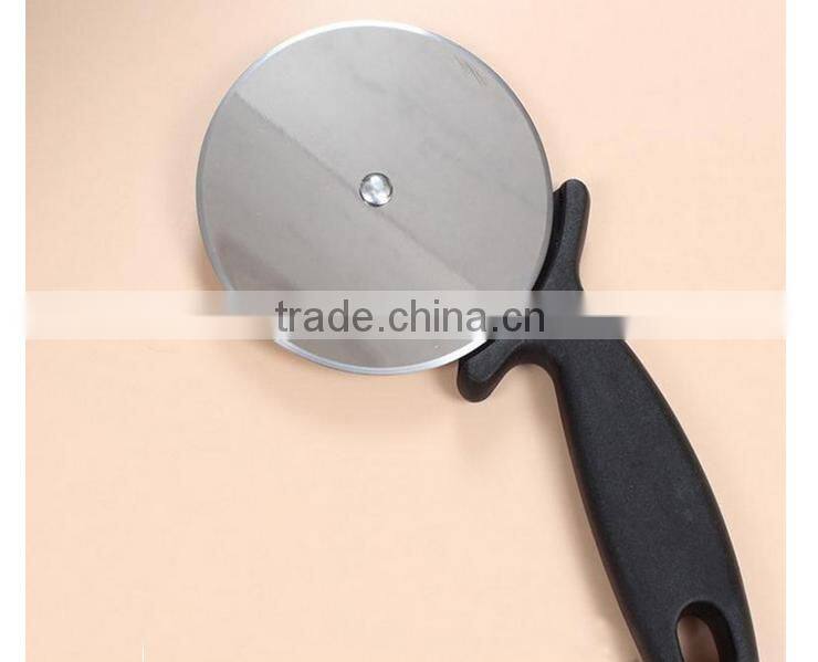 Cordierite Pizza Stone with Pizza Cutter and Serving Rack