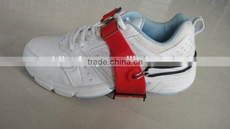 A pair of shoe chain ice spike cleats with Pouch & 1 Carabiner