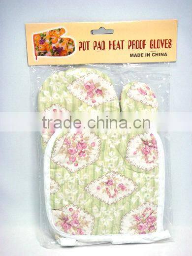 Kitchen Use, Heat Resistant, Oven MITT, Apron & Pot Pad For One Dollar Item