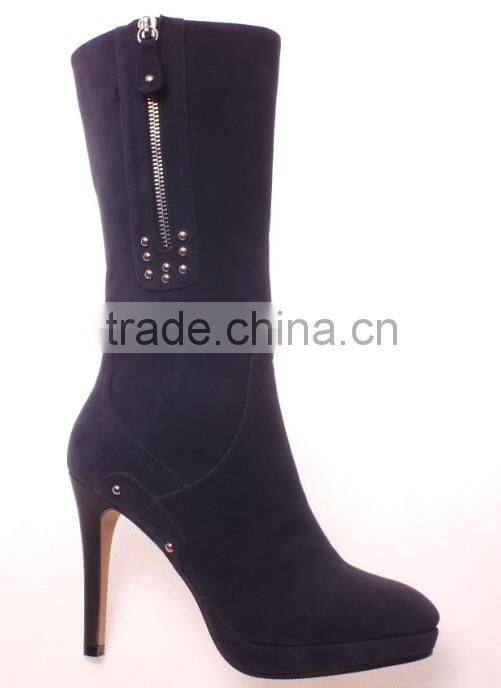Custom boots for women with rivets and zipper decoration