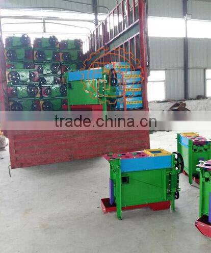 Ccorn thresher machine with peeler