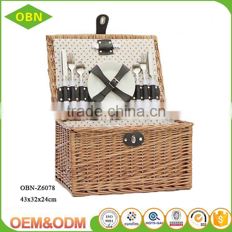 Outdoor 4 person willow wicker handmade picnic basket set with plate