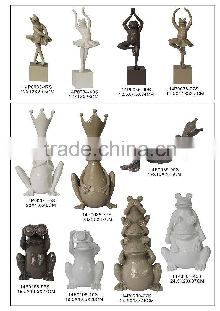 Promotion Poly Resin 3 Frogs Pyramid Figurine