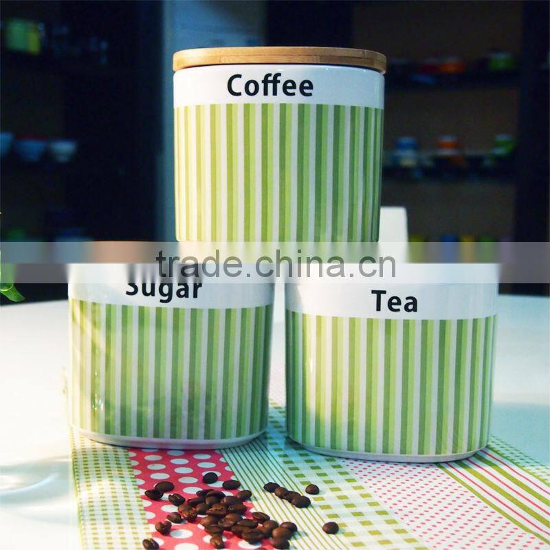 S/3 Oval canister with wood lid