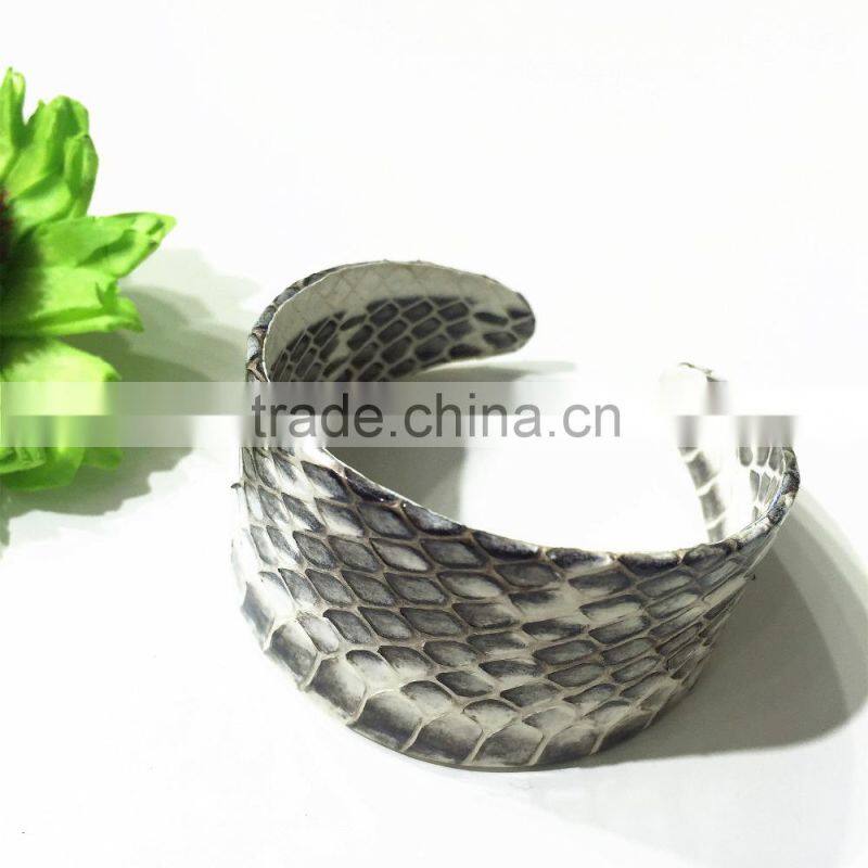 Unique New animal jewelry beautiful Real snake skin design cuff bangle