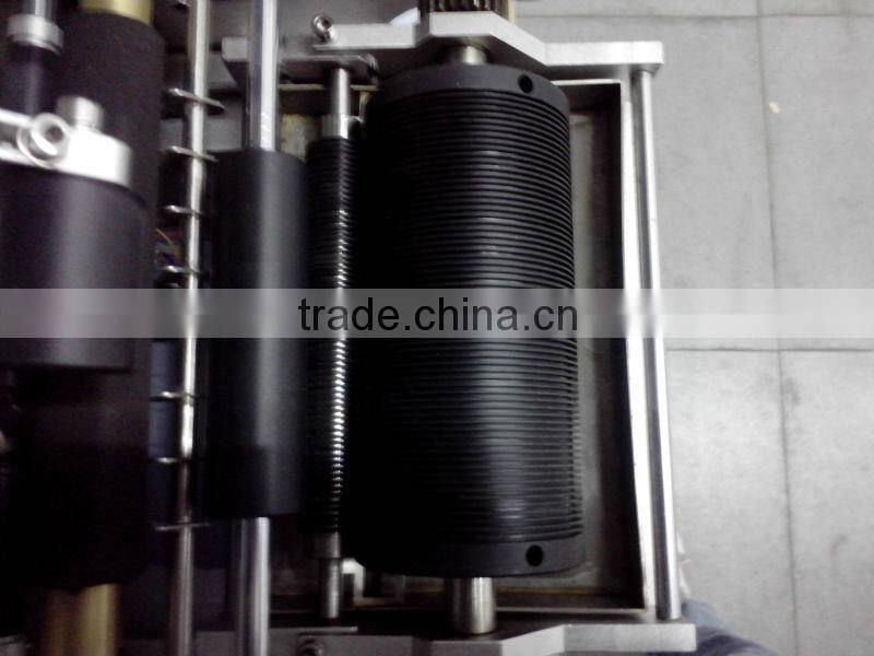 Semi-auto manual labeling machine for round bottles Shanghai