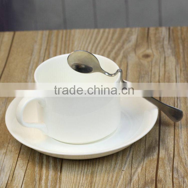 Haonai high quality hot sale bone china bulk tea cup and saucer