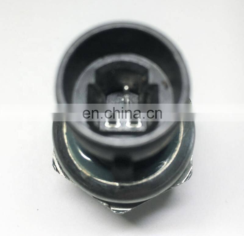 Auto Engine Oil Pressure Sensor 1830669C92 Switch