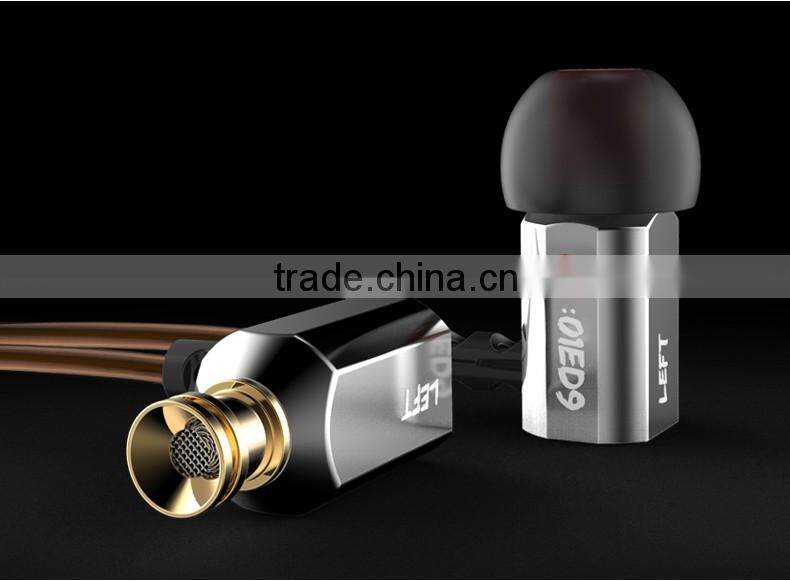 2016 popular ED9 Ear Headphone With Microphone