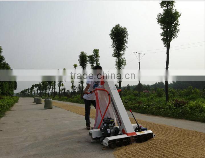 Farm use automatic hand push type cereal rice collection and bagging machine
