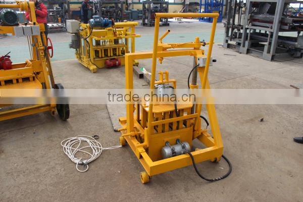Small Low Cost Movable Egg Layer Block Macking Machine QT40-3C