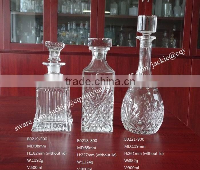 750ml beautiful embossed square glass whiskey decanter with glass lid