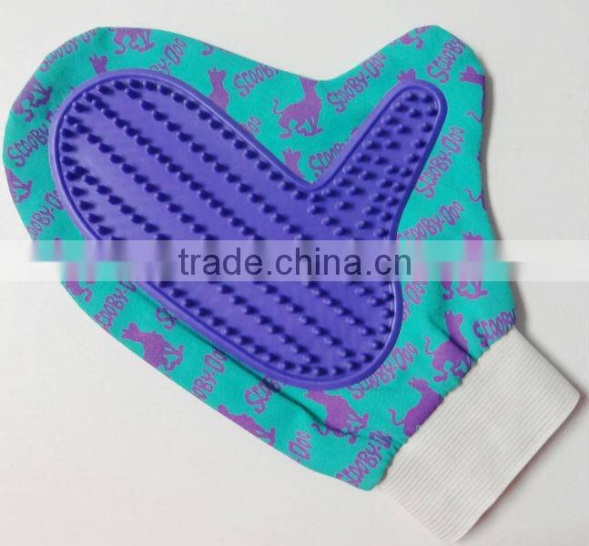 dog-printed pet grooming glove/glove brush