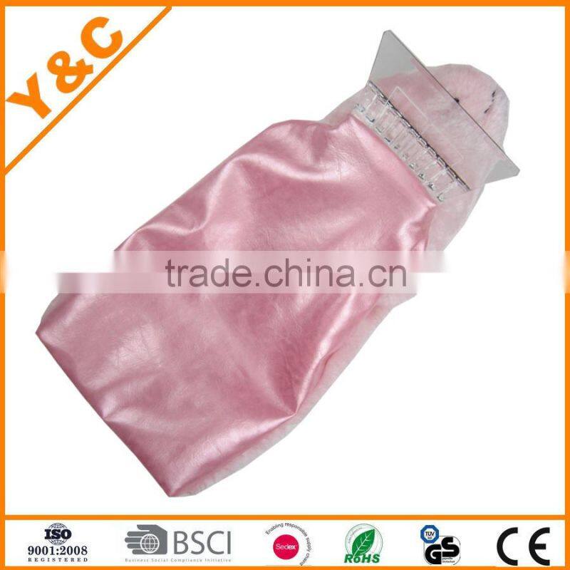 2014 new design and hot selling cute bear shape ice scraper glove