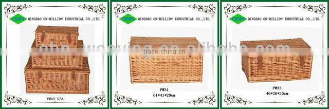 Newly woven lunch basket with lid and lining