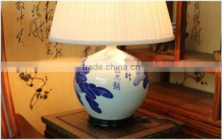 Blue and white ceramic vase pony flower painting chinese bedside table lamps