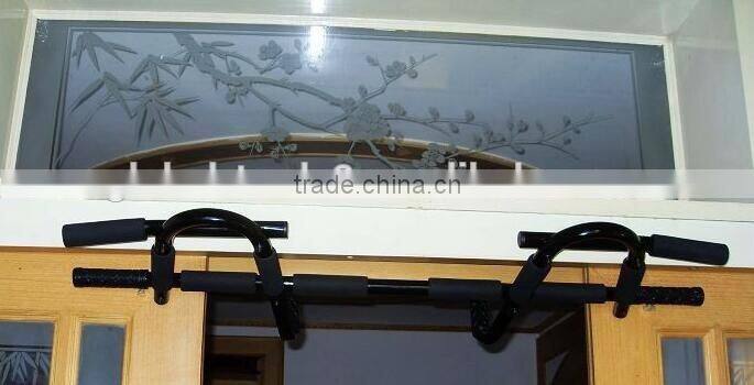 High Quality Cheap Door Iron Material Gym Pull Up Bar For Indoor Gym Exercise H0247