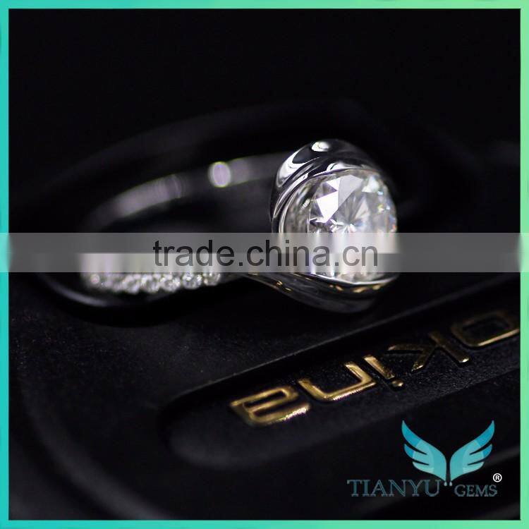Wholesale wedding rings 14K 15K PT925 1ct Brililiant round cut Moissinite diamond with strong fire