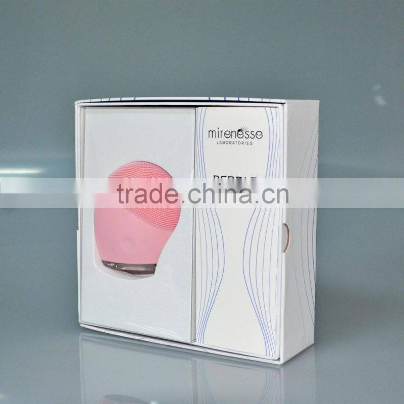 Handheld girl use facial cleansing brush blackhead extractor exfoliating scrub