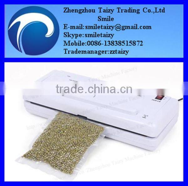 Home using vacuum packing machine to keep fresh