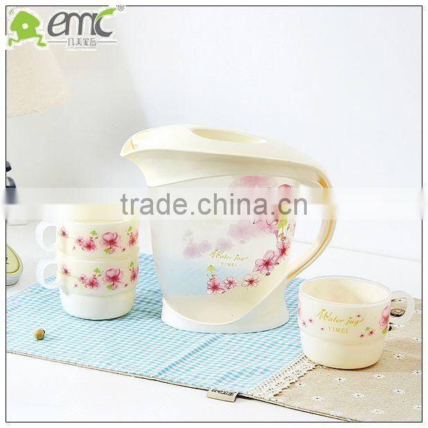 with the handle drinking water bottle