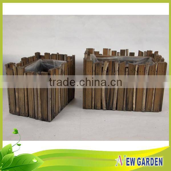 Factory Price Plastic Liner and Wooden Design Garden Flower Pot