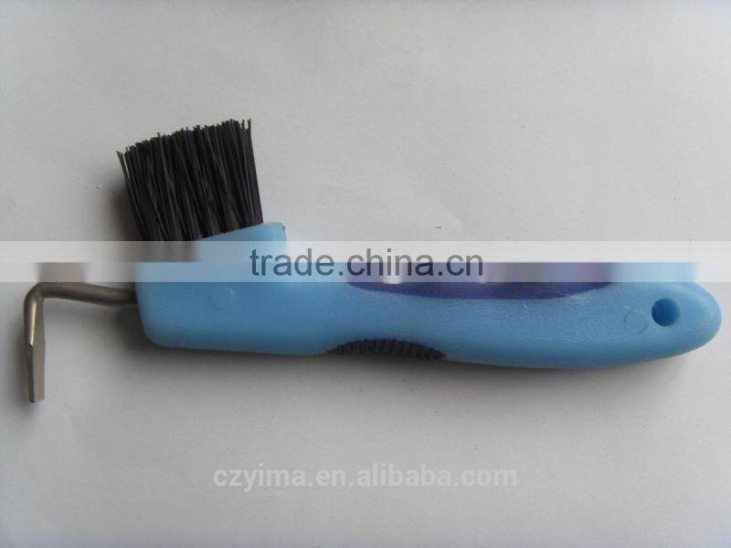 plastic hoof pick with brush/horse cleaning